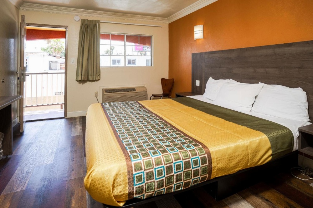 Economy Inn Hollywood Main image